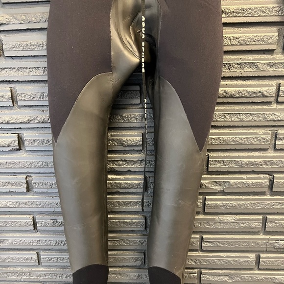 Aqua Sphere Pursuit Triathlon Wetsuit- Women’s size XL. - Picture 9 of 11